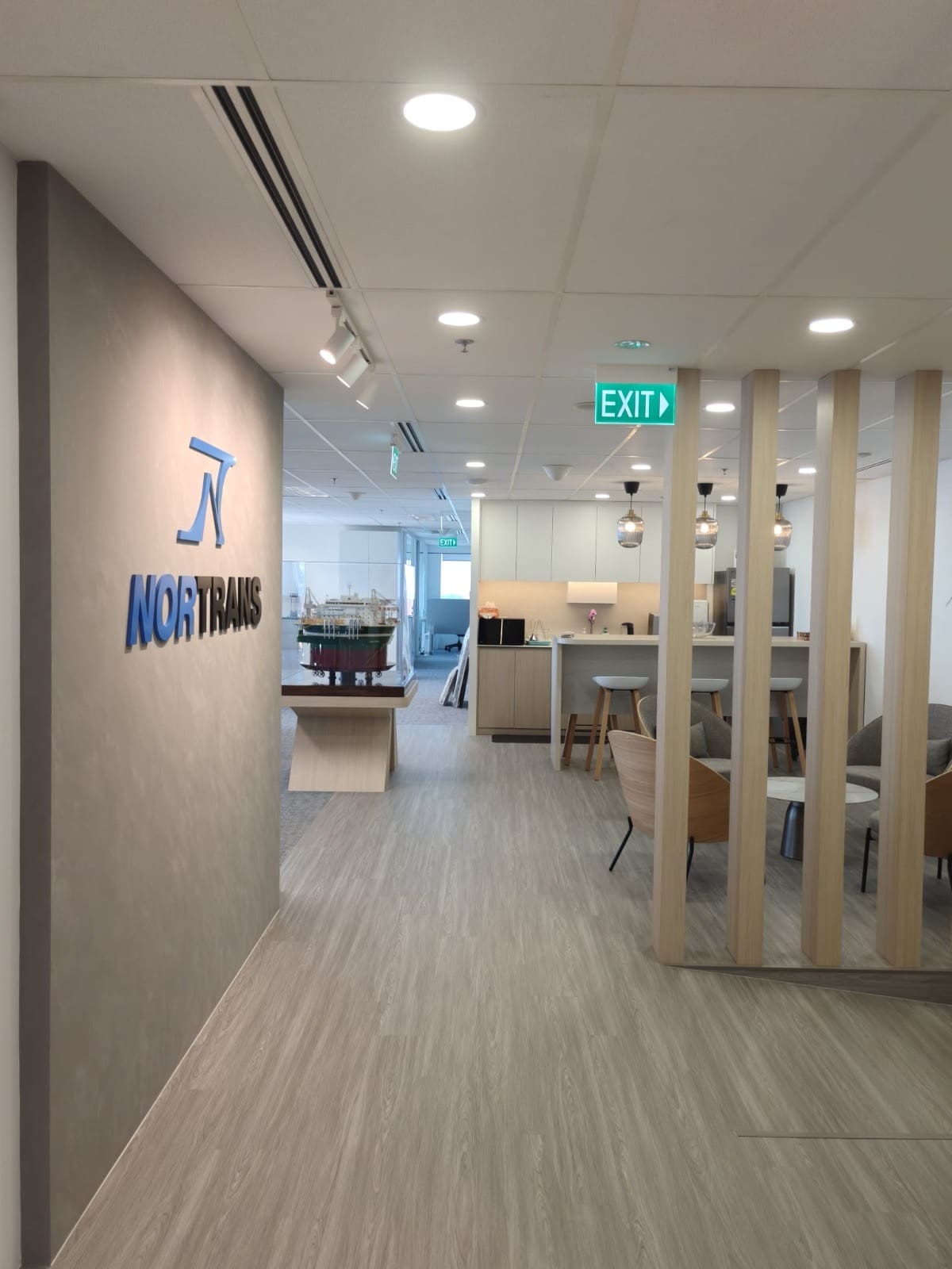 OUE Downtown 1 office interior, project photo 12. Metadesign Interior, Singapore.