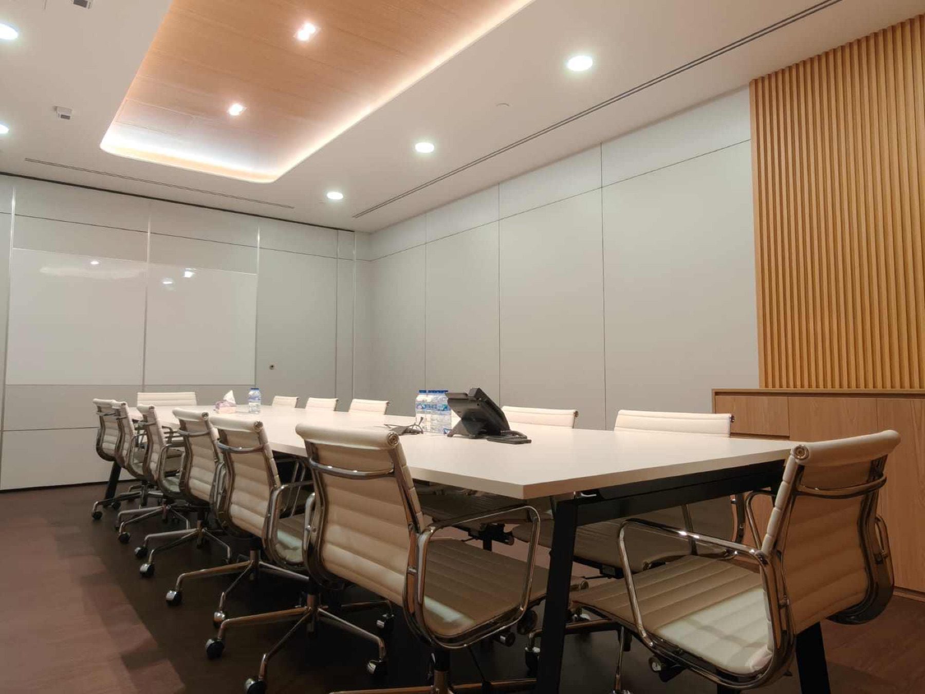 Boardroom with timber fluted walls and cove ceiling, 78 Shenton Way